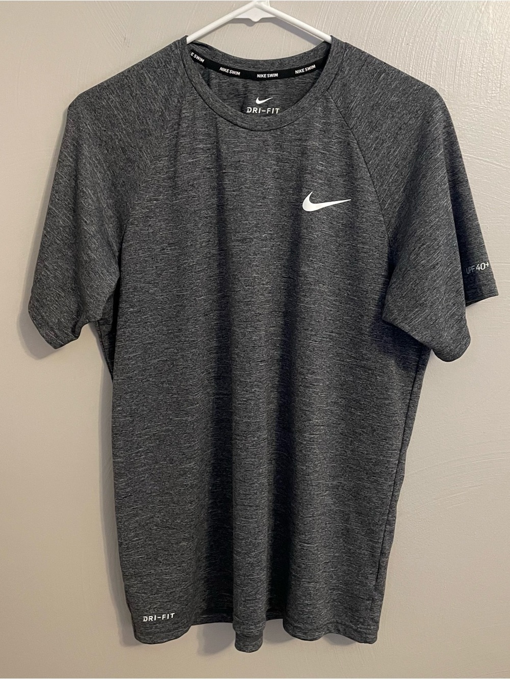 Nike Swim Grey Men’s Short Sleeve Dri-Fit UPF 40 T-Shirt Size Medium